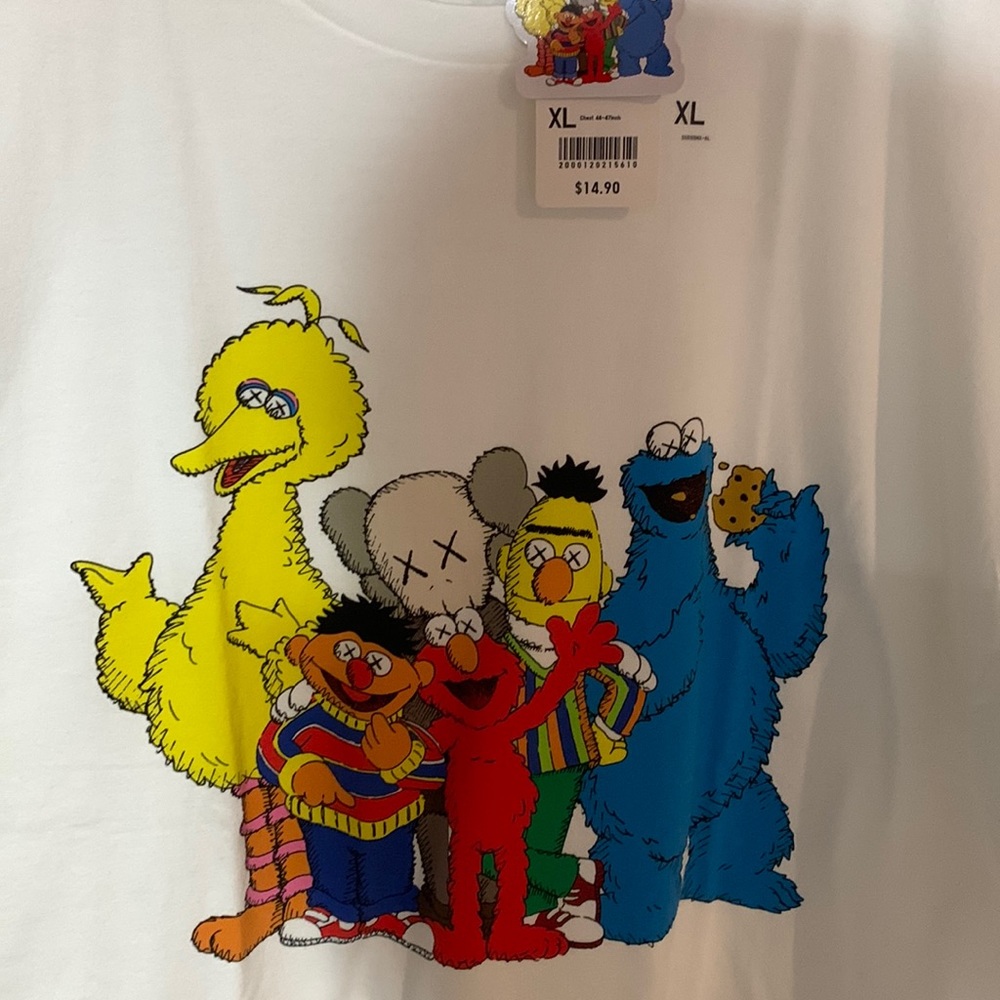 KAWS X Sesame Street White T- Shirt XL